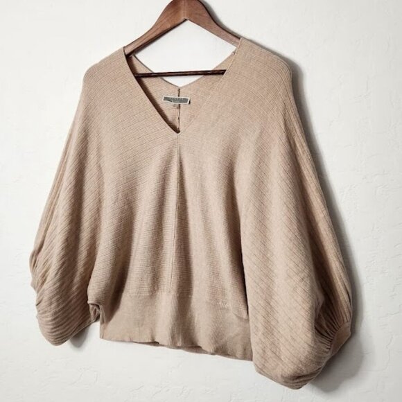 Liquid by Sioni Women's Cropped Sweater Size Large - Picture 3 of 5